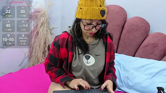 Snapshot of CHIARAJJONES chatting on November 2025 01:11:01 PM CHIARAJJONES online show from November 2025 01:11:01 PM