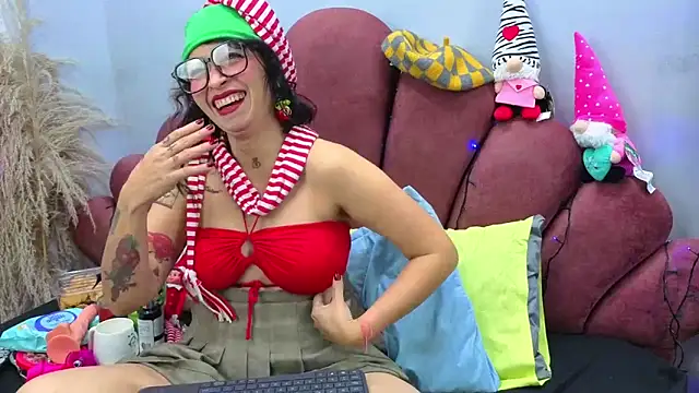 Snapshot of CHIARAJJONES chatting on December 2025 12:47:02 PM CHIARAJJONES online show from December 2025 12:47:02 PM