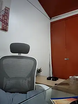 Nateskp 1 online show from October 2025 04:52:01 PM