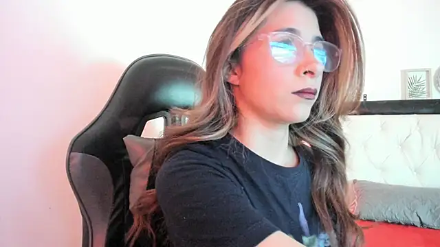 Sara Roades online show from November 2025 08:09:01 PM