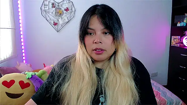 EllieMoonX online show from April 2026 10:03:02 PM