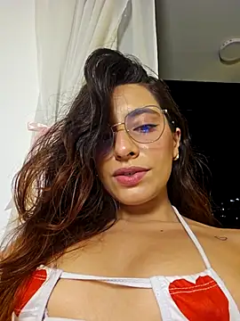 Snapshot of Meganthomson chatting on March 2026 12:39:02 AM Meganthomson online show from March 2026 12:39:02 AM