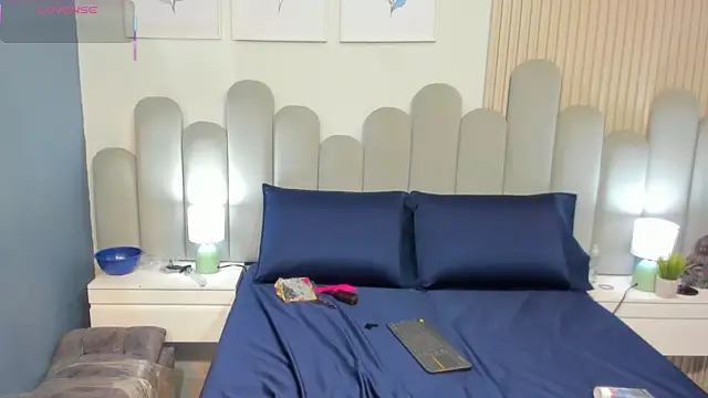 luly dreams online show from April 2026 11:47:02 AM