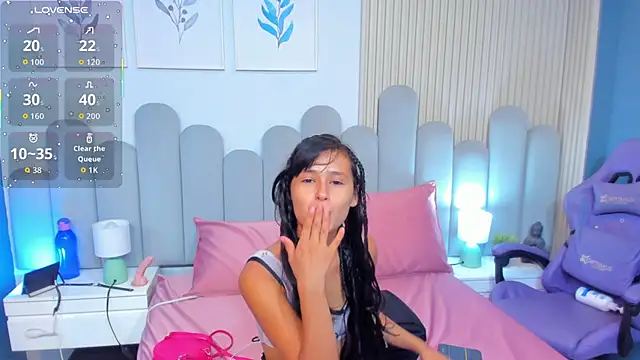 Snapshot of luly_dreams chatting on April 2026 11:31:01 AM luly dreams online show from April 2026 11:31:01 AM