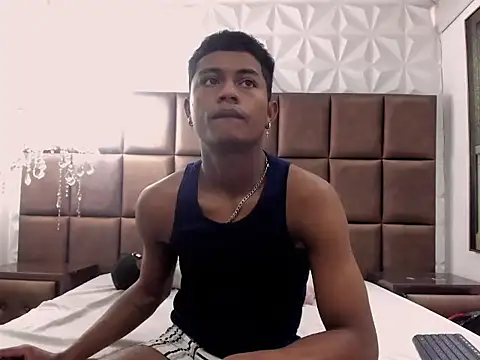 MorenitoDigno online show from October 2025 07:01:02 PM