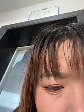 weiww1995 online show from December 2025 03:57:01 AM