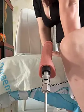 weiww1995 online show from March 2026 02:05:02 AM