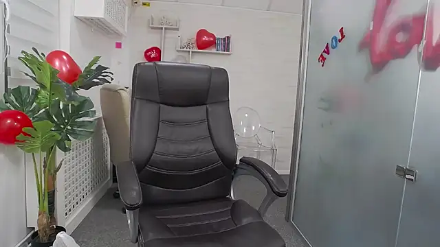 YaraXCox online show from February 2026 03:46:01 AM