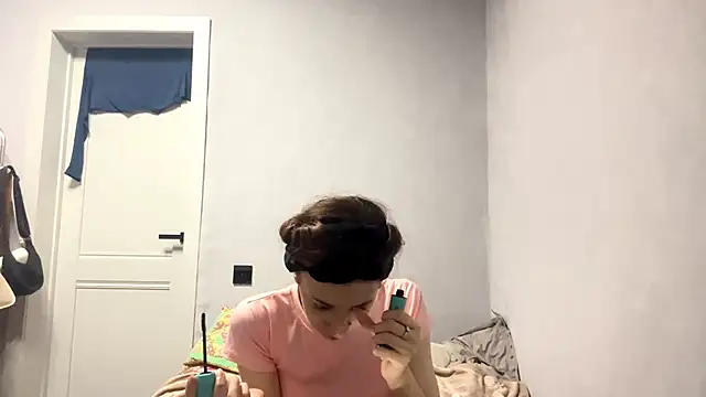 Snapshot of WildPeachh chatting on October 2025 06:21:01 PM WildPeachh online show from October 2025 06:21:01 PM