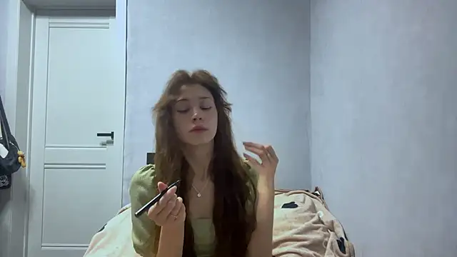 Snapshot of WildPeachh chatting on November 2025 06:18:02 PM WildPeachh online show from November 2025 06:18:02 PM