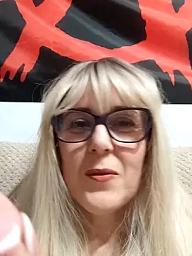 Snapshot of Amelialove42 chatting on November 2025 04:29:02 PM Amelialove42 online show from November 2025 04:29:02 PM