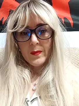 Snapshot of Amelialove42 chatting on November 2025 02:42:01 PM Amelialove42 online show from November 2025 02:42:01 PM