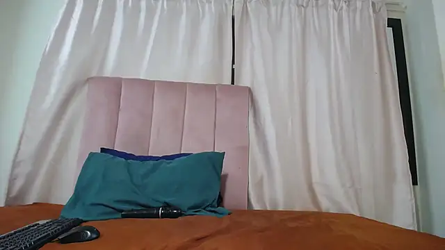 Kelly-001 online show from April 2026 07:58:02 PM