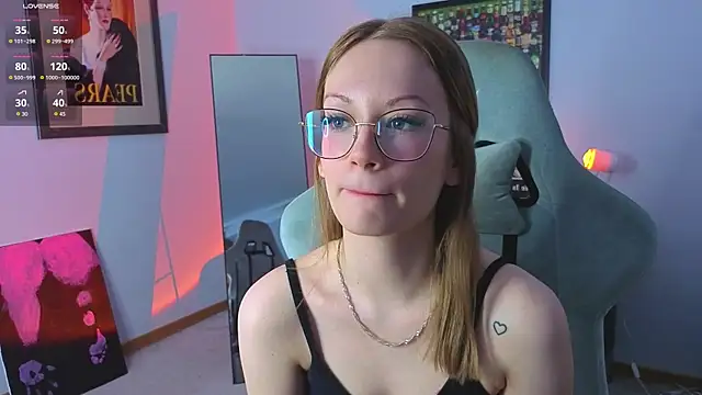 Snapshot of Edlin_gail chatting on November 2025 04:33:02 AM Edlin gail online show from November 2025 04:33:02 AM