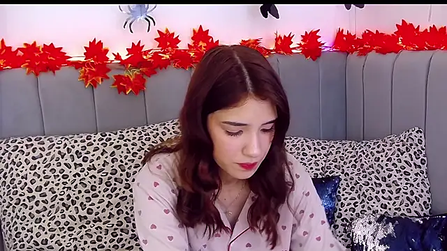 Snapshot of ArielLoove chatting on October 2025 07:51:01 AM ArielLoove online show from October 2025 07:51:01 AM