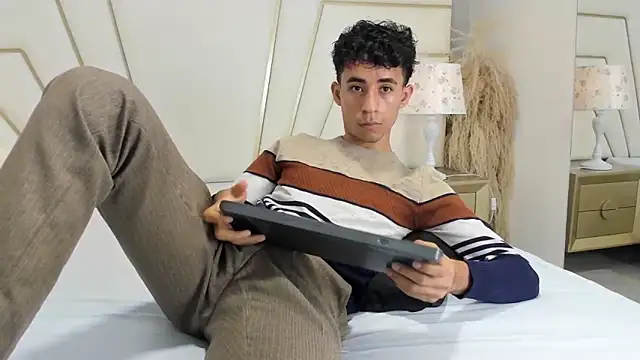 Zahir Ashar online show from October 2025 11:20:02 AM