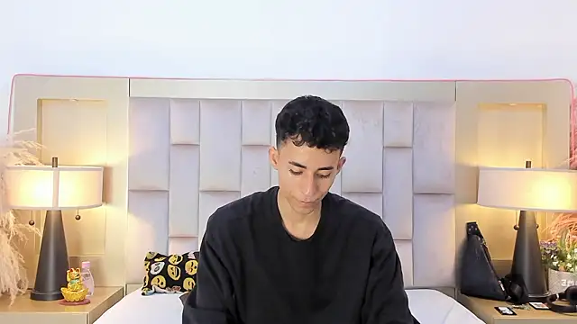 Snapshot of Zahir_Ashar chatting on March 2026 11:43:01 PM Zahir Ashar online show from March 2026 11:43:01 PM