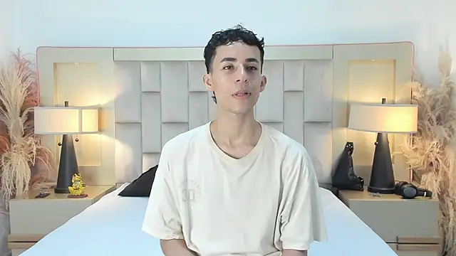 Snapshot of Zahir_Ashar chatting on April 2026 12:00:02 AM Zahir Ashar online show from April 2026 12:00:02 AM