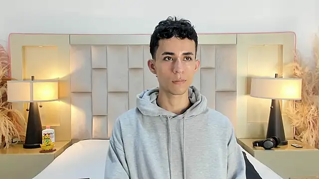 Snapshot of Zahir_Ashar chatting on April 2026 07:33:01 PM Zahir Ashar online show from April 2026 07:33:01 PM