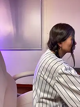 Snapshot of Ninfa_pink chatting on October 2025 07:04:02 PM Ninfa pink online show from October 2025 07:04:02 PM