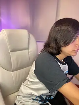 Snapshot of Ninfa_pink chatting on October 2025 07:47:02 PM Ninfa pink online show from October 2025 07:47:02 PM