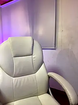 Snapshot of Ninfa_pink chatting on November 2025 06:09:02 PM Ninfa pink online show from November 2025 06:09:02 PM