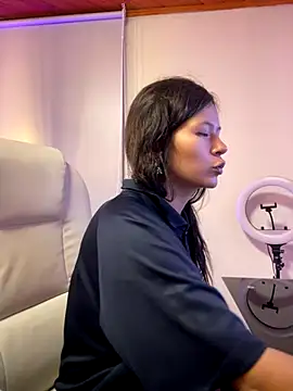 Snapshot of Ninfa_pink chatting on November 2025 09:13:02 PM Ninfa pink online show from November 2025 09:13:02 PM