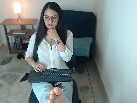 julieta rossi online show from December 2025 04:29:02 AM