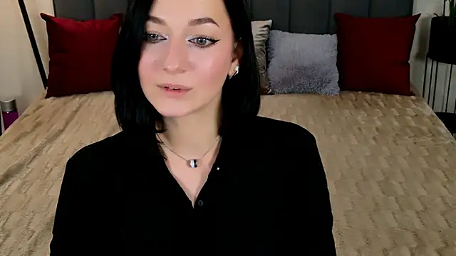BaileeLynn online show from July 2026 01:04:01 PM