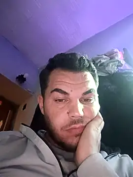 Alexszader36 online show from April 2026 09:35:01 PM