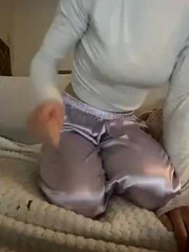 honeymalou online show from October 2025 07:14:02 PM