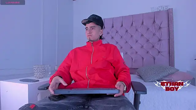 Ethan Boy  online show from December 2025 08:58:02 PM