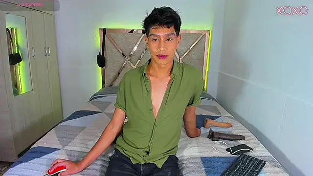 Jacovo2002 online show from October 2025 09:46:01 PM