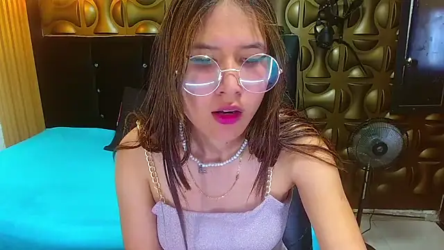 tinibunny online show from November 2025 07:27:01 PM