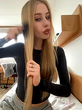 JudithCarly online show from November 2025 10:27:01 AM