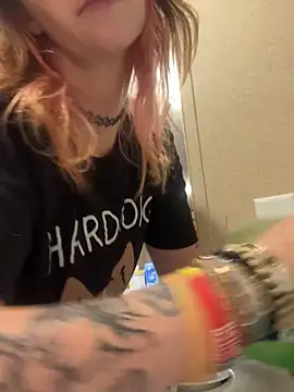 Snapshot of Mustbethemoney1234 chatting on October 2025 06:13:01 AM Mustbethemoney1234 online show from October 2025 06:13:01 AM