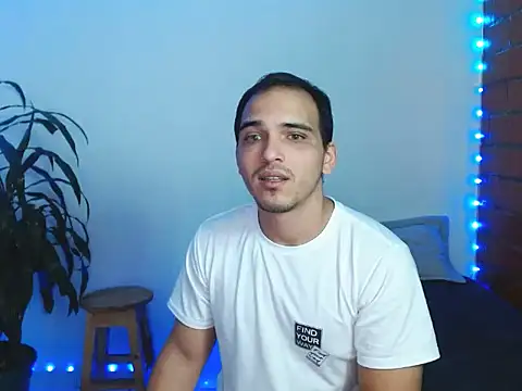 Maax3023 online show from November 2025 04:51:02 PM