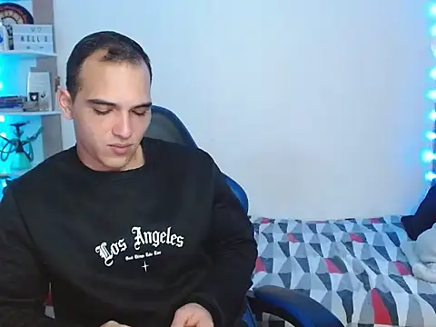 Maax3023 online show from December 2025 05:29:01 PM