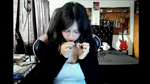 Maki Zein  online show from March 2026 08:15:02 PM