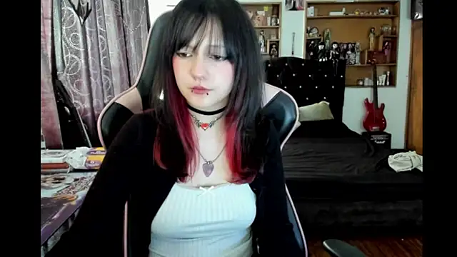 Snapshot of Maki_Zein_ chatting on March 2026 01:06:01 PM Maki Zein online show from March 2026 01:06:01 PM