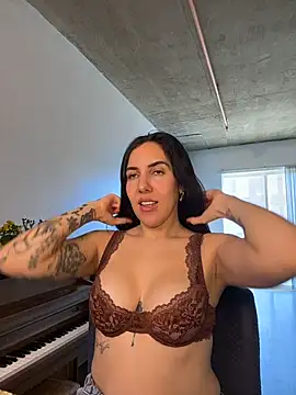 Lolathebaddie online show from February 2026 05:45:02 PM