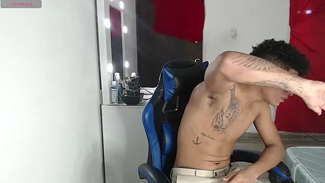 Snapshot of Angel_LatinGuy chatting on October 2025 06:06:02 PM Angel LatinGuy online show from October 2025 06:06:02 PM