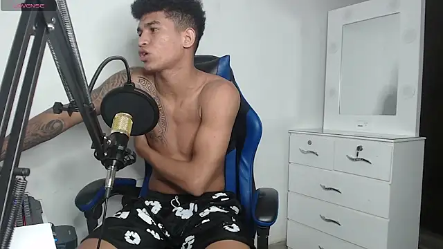 Snapshot of Angel_LatinGuy chatting on October 2025 08:53:02 PM Angel LatinGuy online show from October 2025 08:53:02 PM