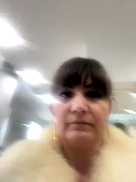 Butterfly8385 online show from October 2025 10:16:02 AM