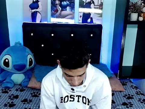 x Aaron x online show from October 2025 04:02:02 AM