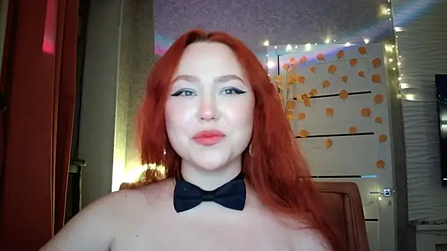 LolaMint  online show from October 2025 12:42:02 PM