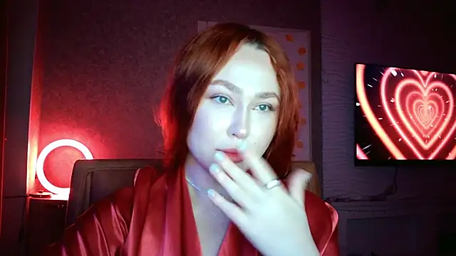 LolaMint  online show from November 2025 12:27:02 PM