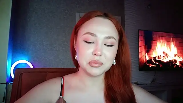 LolaMint  online show from November 2025 11:52:02 AM