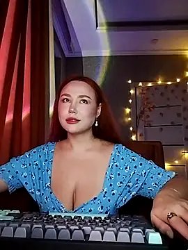 LolaMint  online show from December 2025 01:05:02 PM