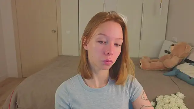 LilyVoise online show from November 2025 11:44:01 AM